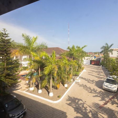 Bragha Apartments And Hotel Sekondi-Takoradi Экстерьер фото