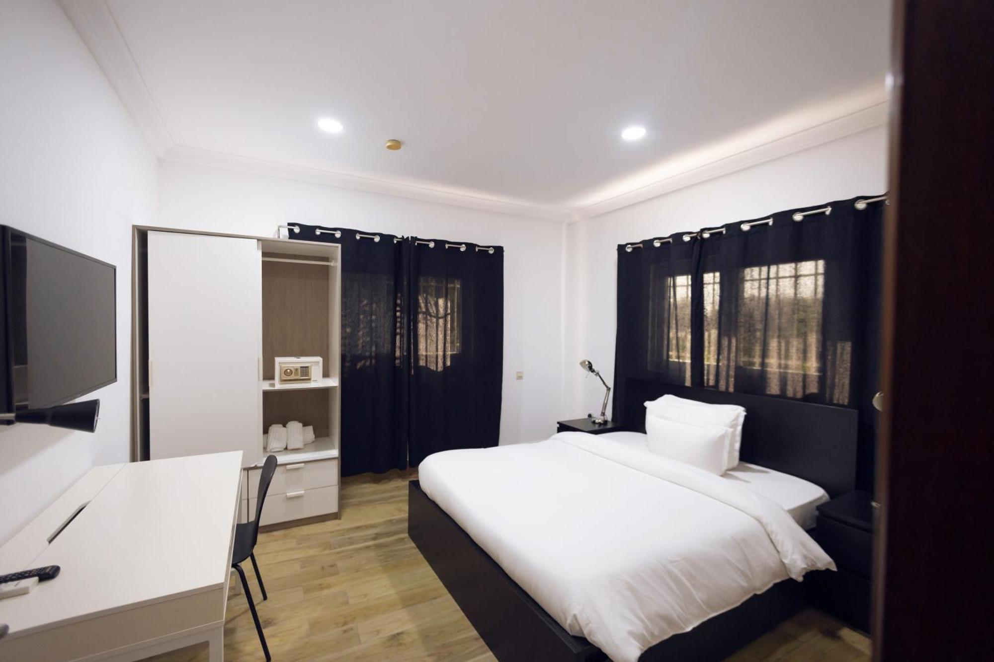 Bragha Apartments And Hotel Sekondi-Takoradi Экстерьер фото